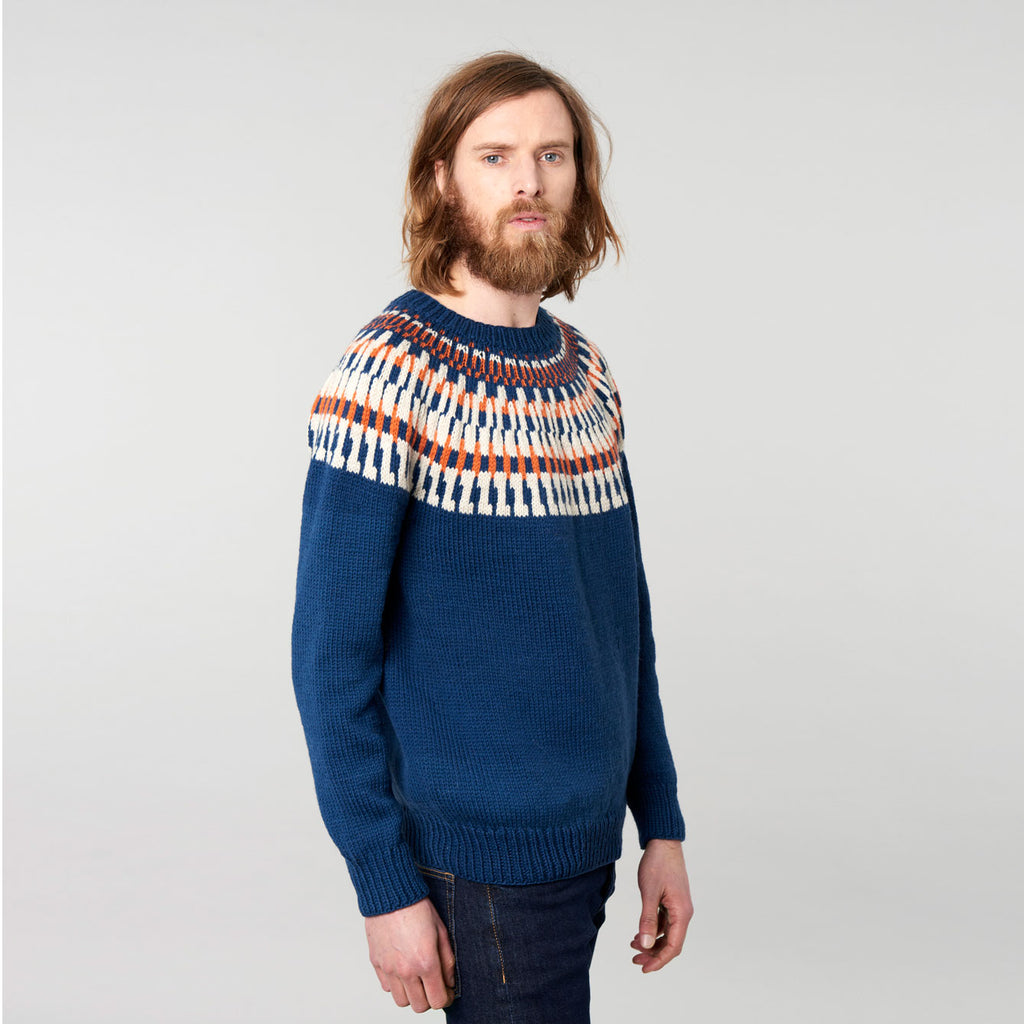 RØST STRIK SWEATER