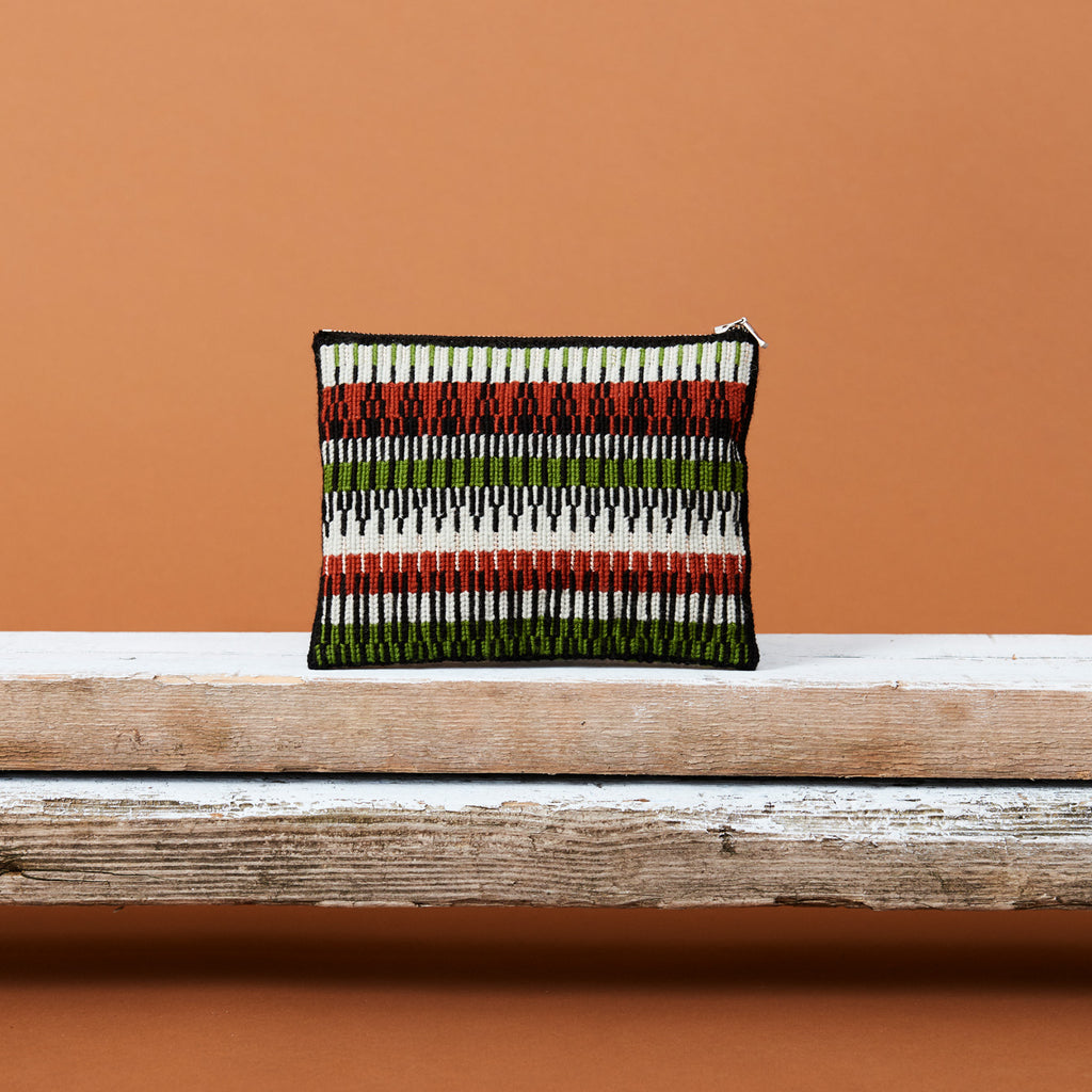 OPSKRIFT: Baggen Broderi Clutch